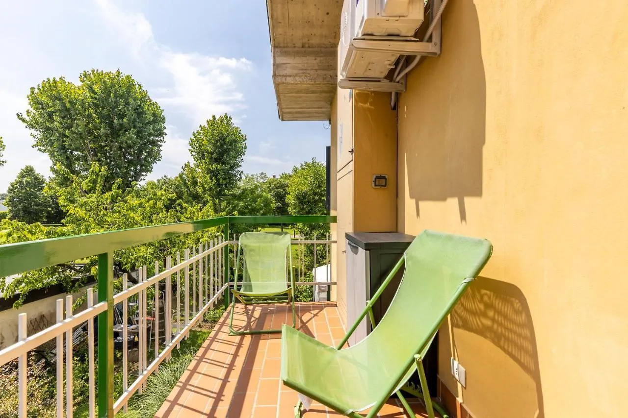 Apartment Trendy Aparment With Garage Right By The Lake Sirmione Italy
