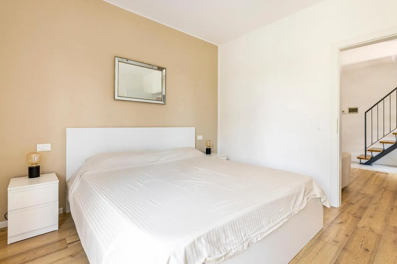 Trendy Aparment With Garage Right By The Lake Sirmione