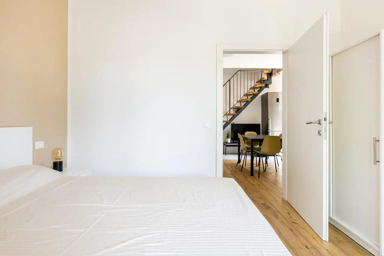 Trendy Aparment With Garage Right By The Lake Sirmione 0*,  Italy