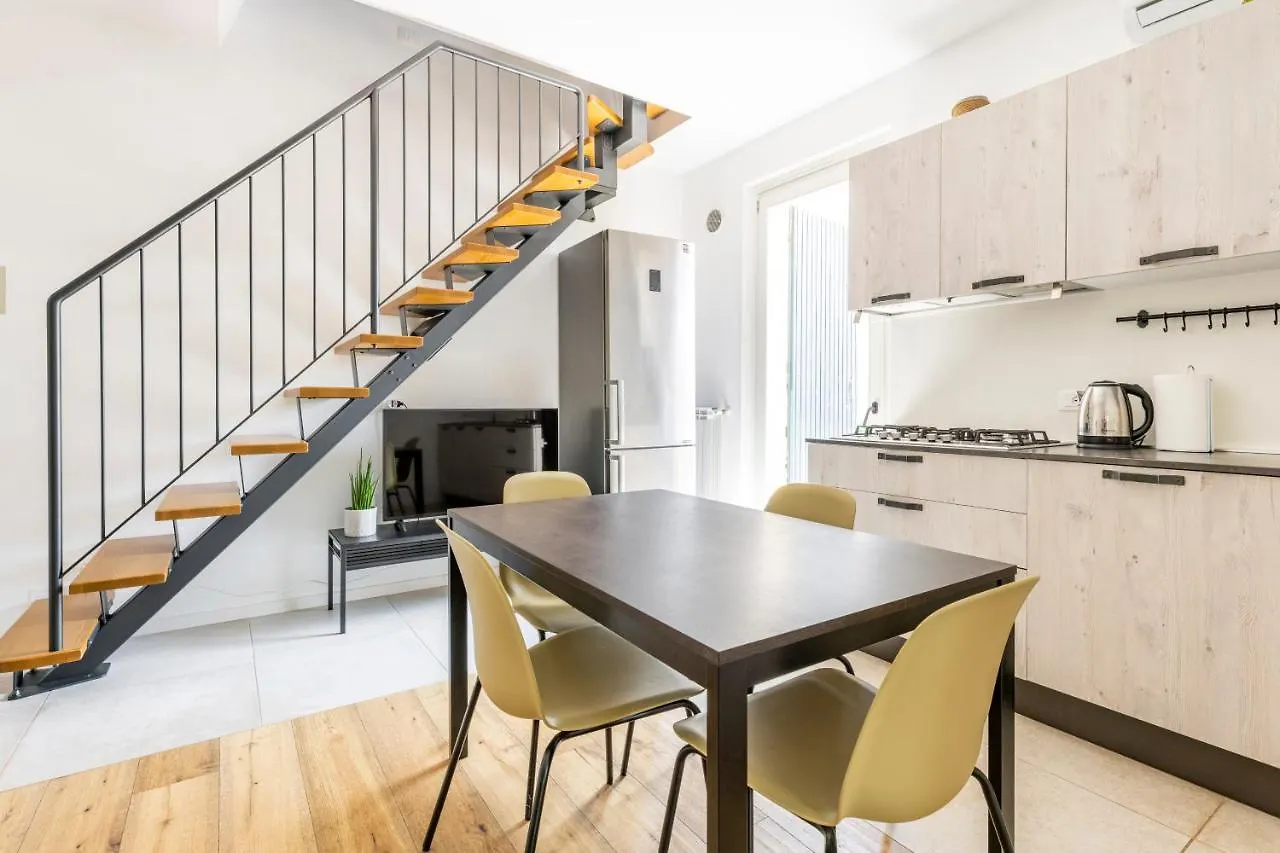 Trendy Aparment With Garage Right By The Lake Sirmione