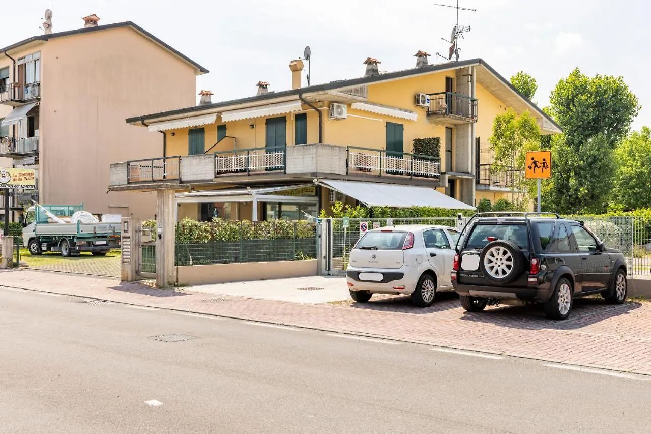 Trendy Aparment With Garage Right By The Lake Sirmione 0*,